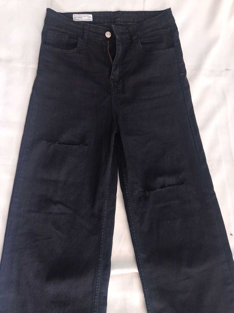 Cut Out Jeans