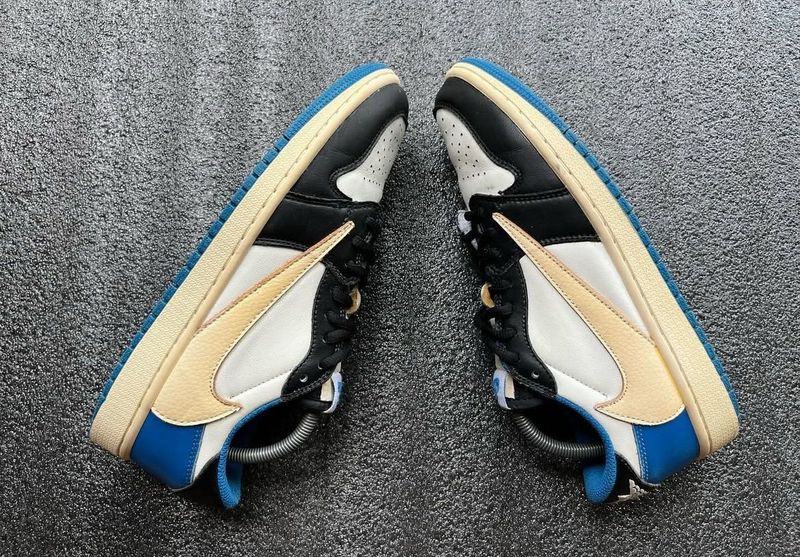 Nike Air Jordan 1 Low Travis Scott x Fragment
