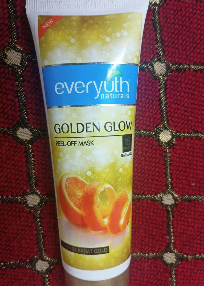 Everyuth Naturals Golden Peel Off Face Mask
