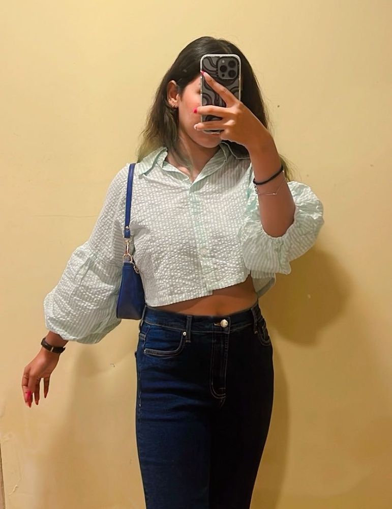 Chic Cropped Shirt