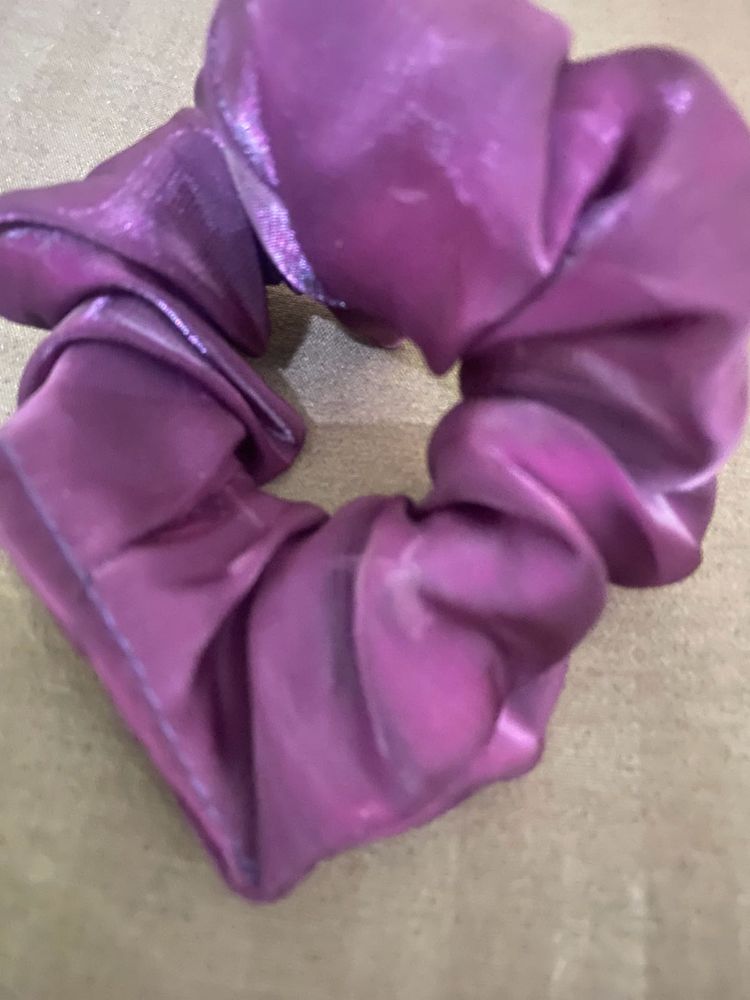A New Glitter Purple Scrunchie ()