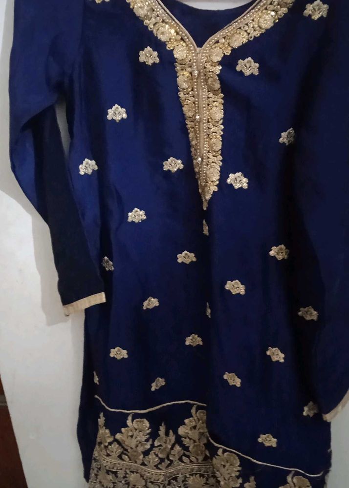 Navy Blue Embroidered Kurta