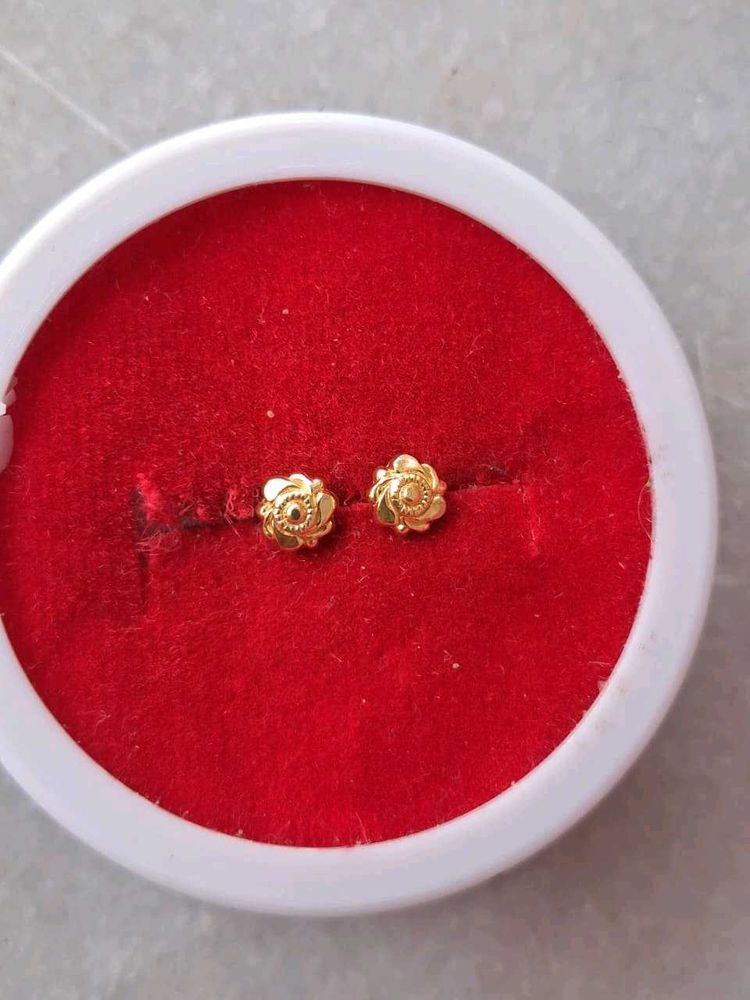 Beautiful New Flower Desine Studs