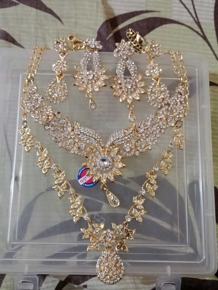 Sparkling Gold Jewelry Set