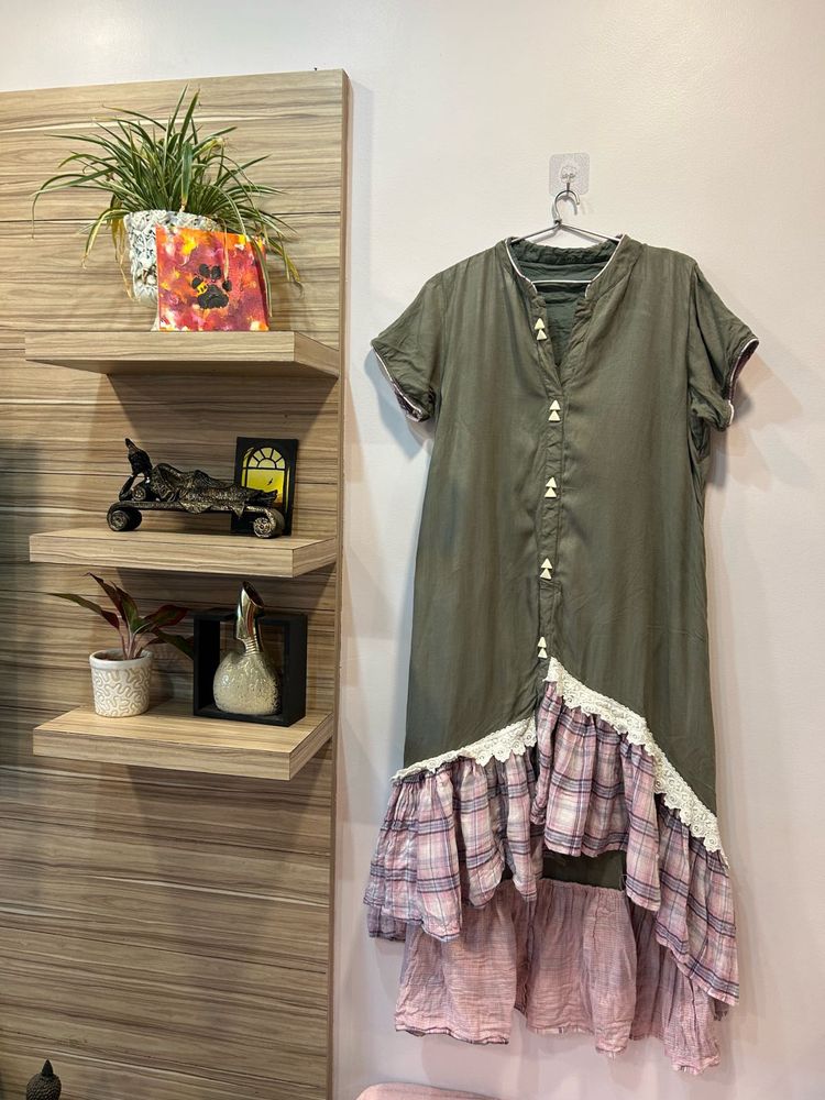 Elegant Olive Green Dress with Ruffled Hem