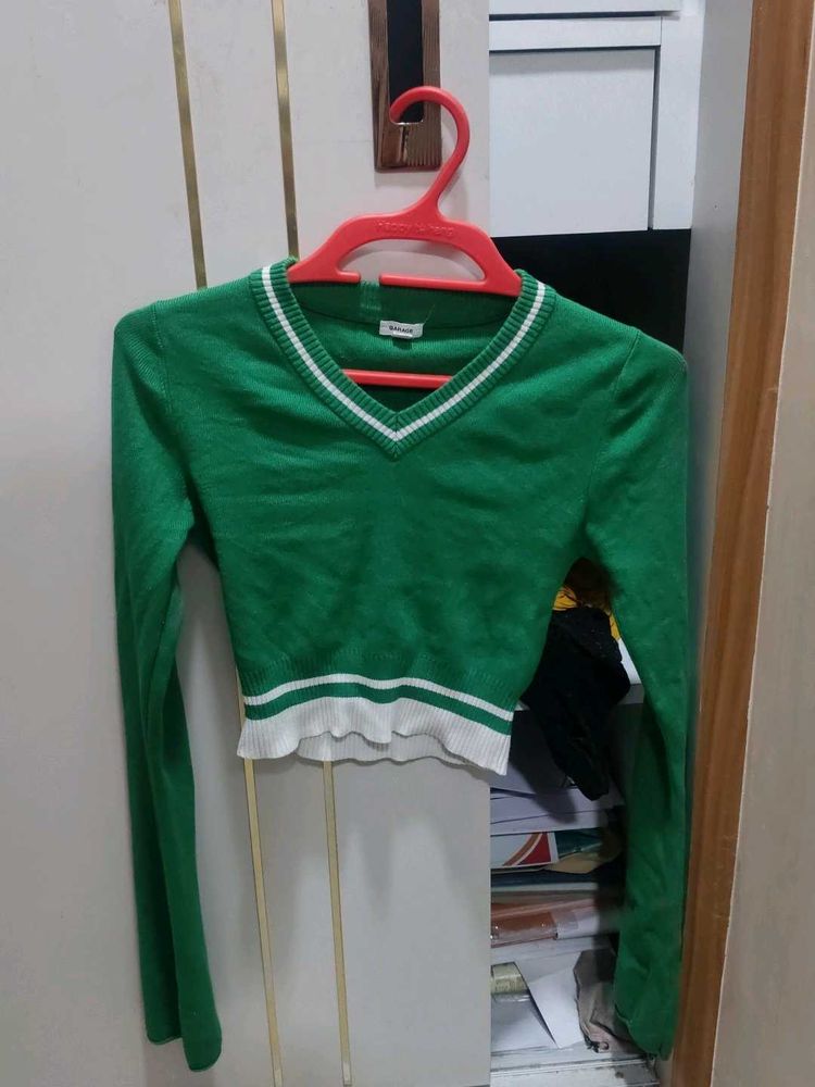 Green Crop Top - Stylish &amp; Trendy