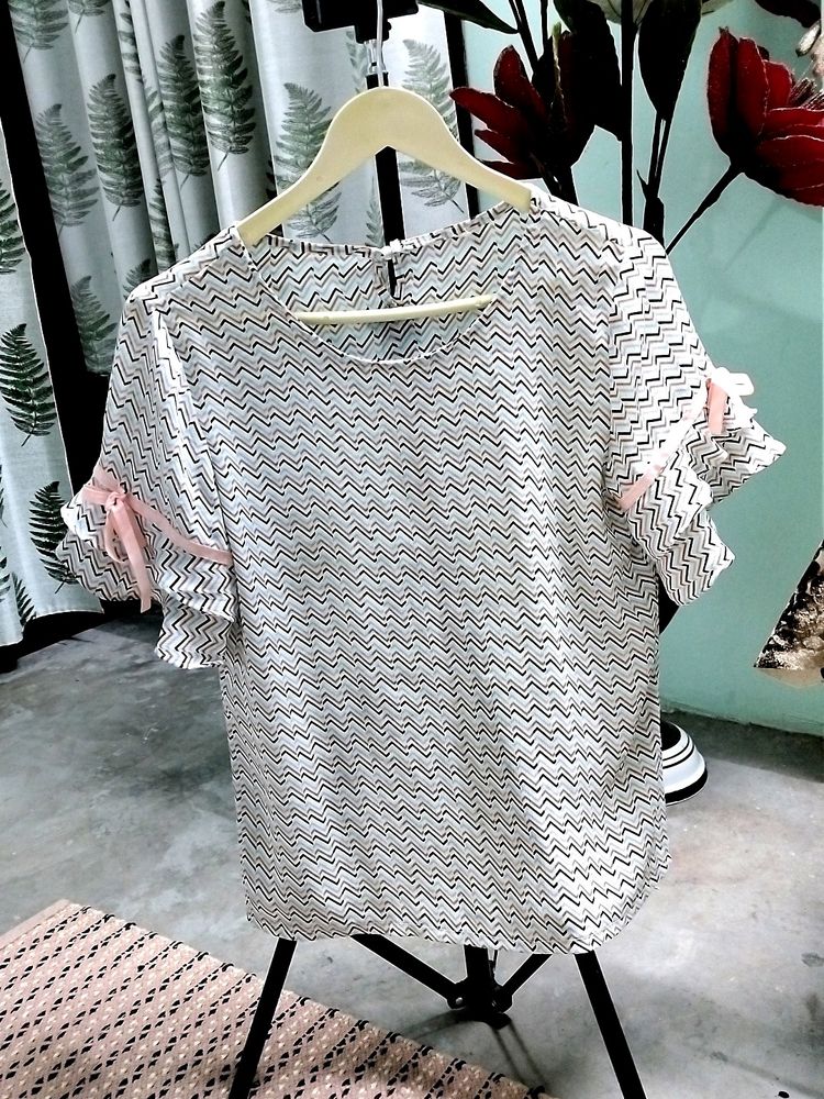 Top With Beautiful Sleeves #STUDIO