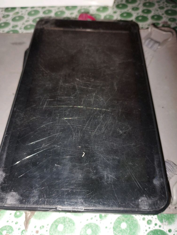 TABLET (SCREEN BROKEN) WORKING With Free Cover
