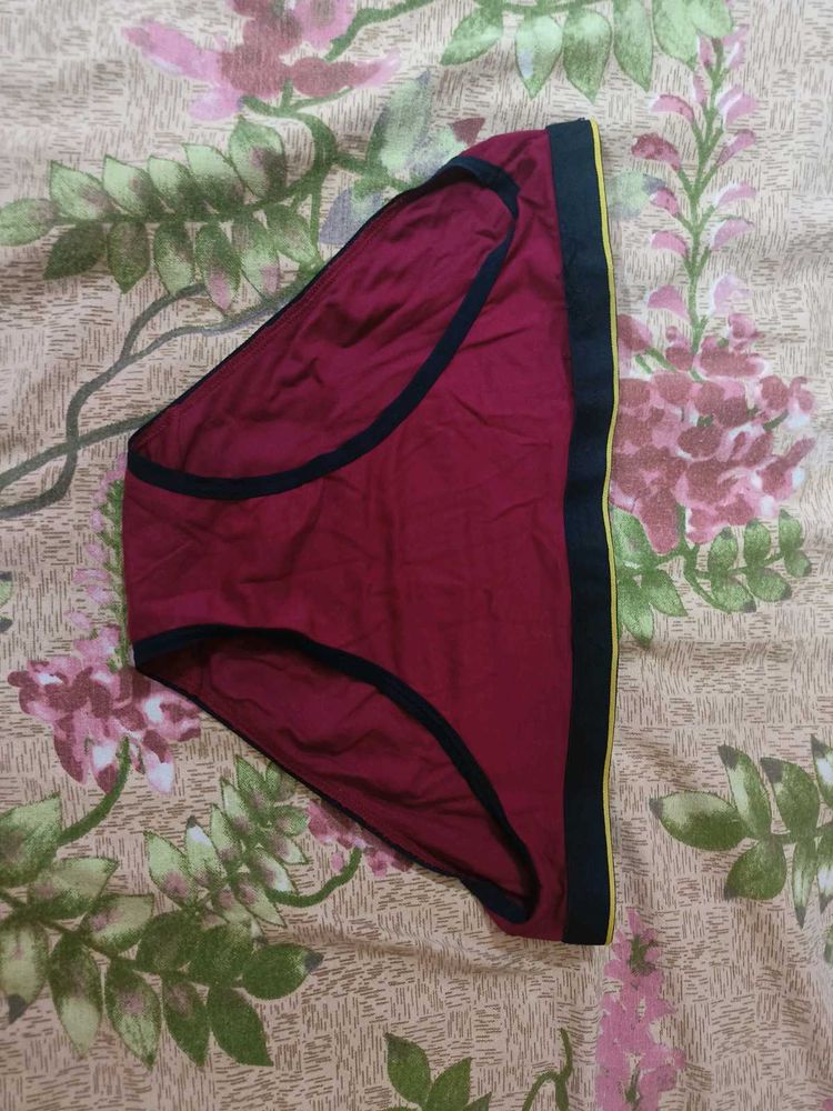 Maroon &amp; Green Women&#39;s Underwear (Bummer &amp; Feier)