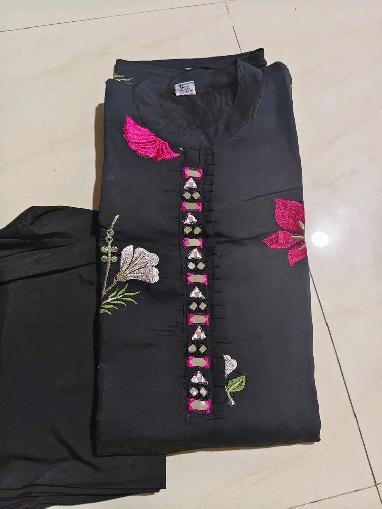 Floral Embroidered Kurta Set