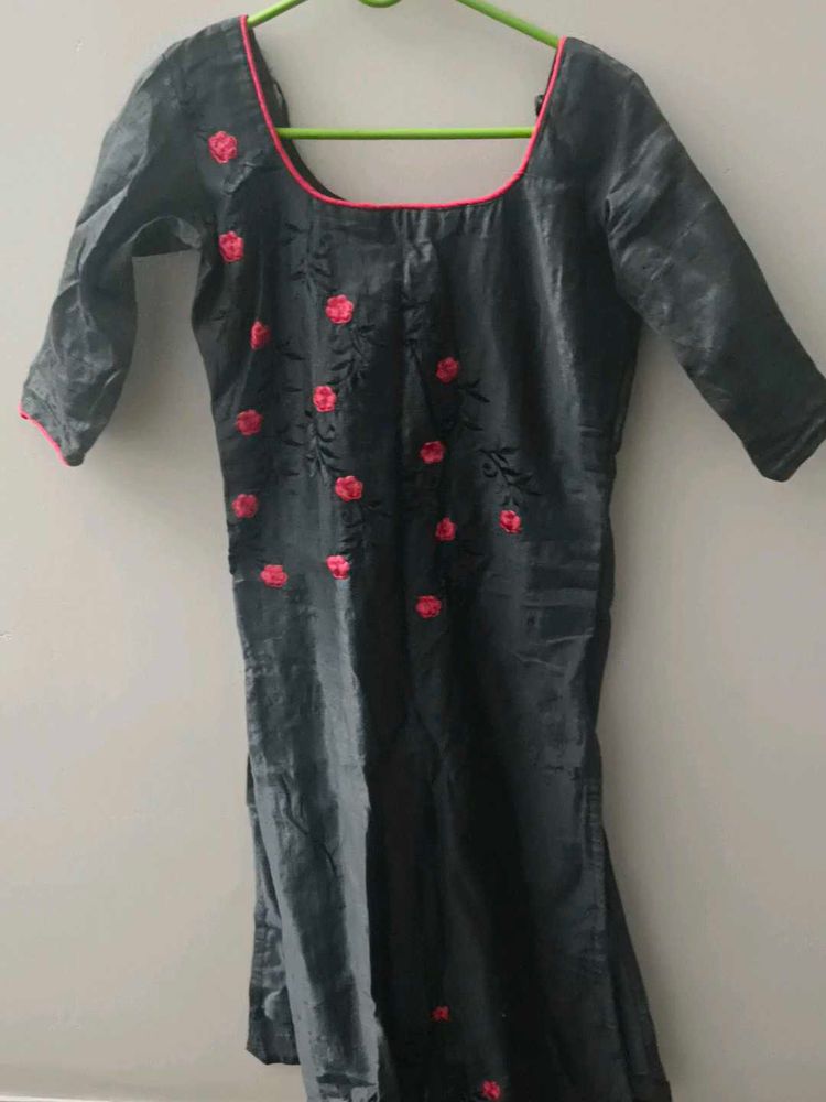 Elegant Grey Embroidered Kurta