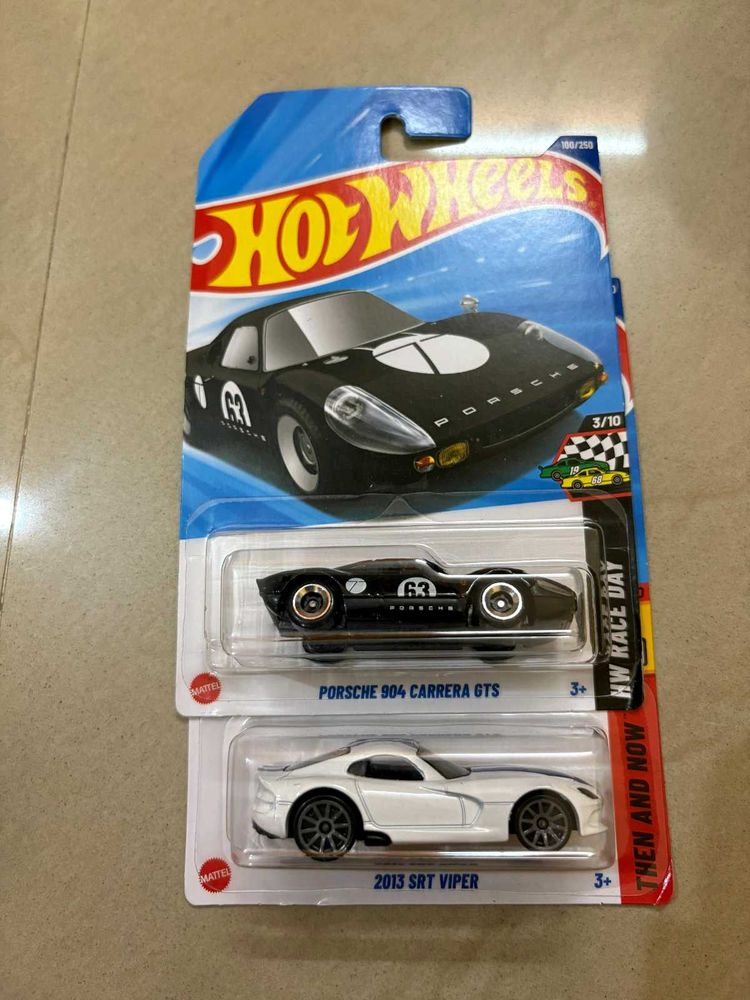 Hot Wheels Porsche &amp; Viper Set