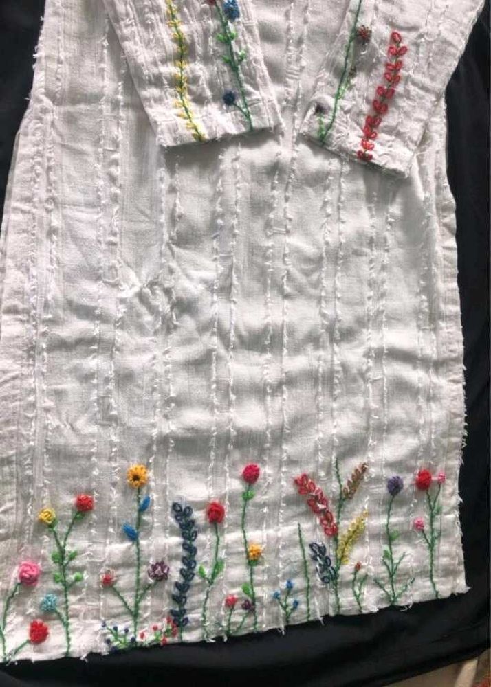 Embroidered Floral Kurti