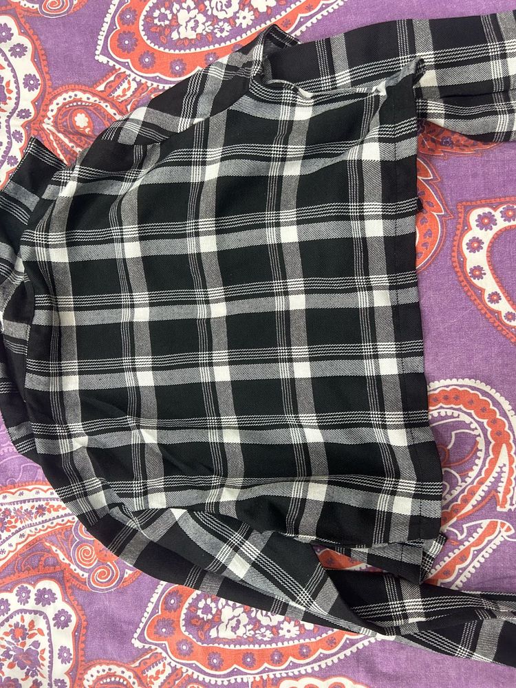 Black &amp; White Plaid Cropped Shirt