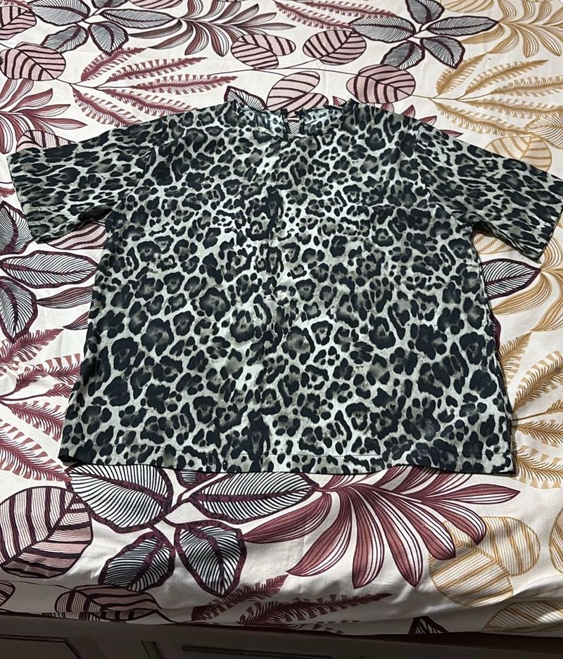 leopard print top