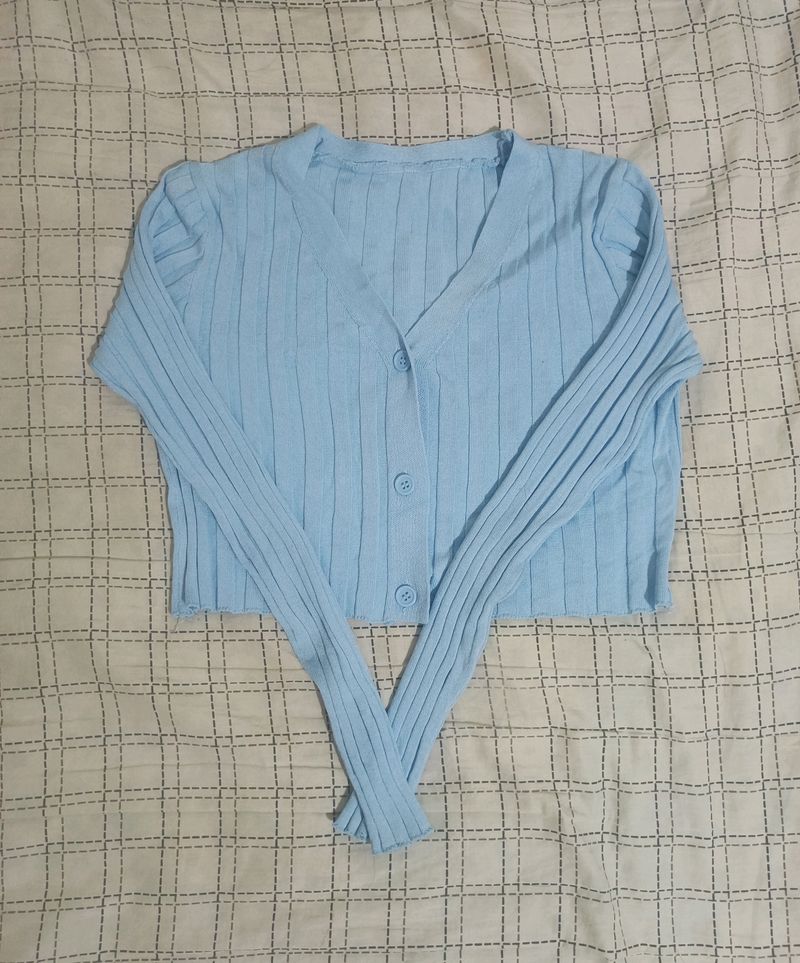 V-neck Buttoned Crop Top