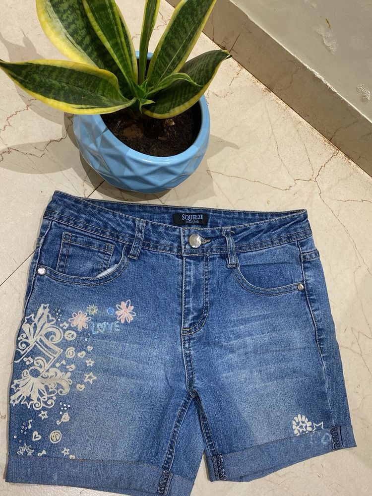 Squeeze Denim Shorts