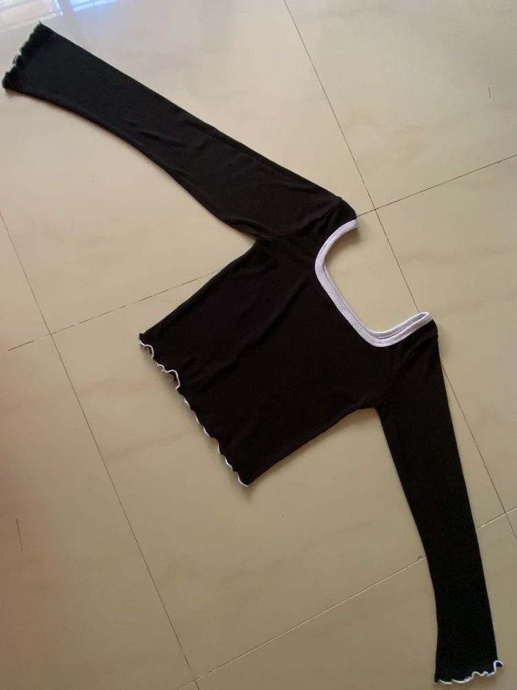 Chic Black Long Sleeve Crop Top