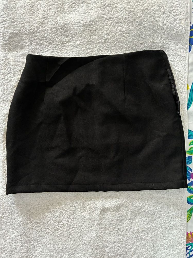 Classic Black Mini Skirt