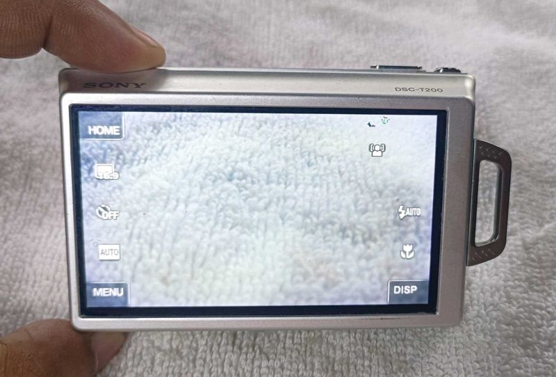 Sony Cybershot DSC-T200 8.1MP Digital Camera