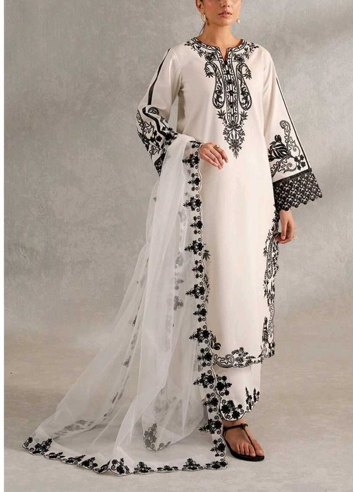 Elegant Unstitched Lawn Suits(It&#39;s Unstitche