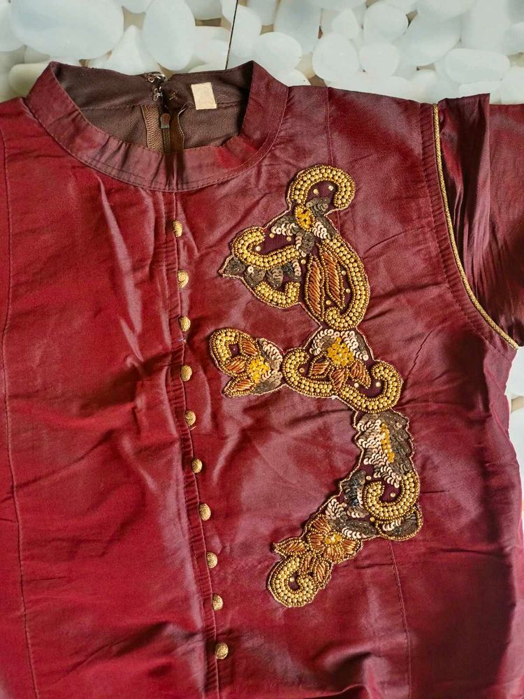 Mastani Set With Maroon Kurti &amp; Golden Skirt