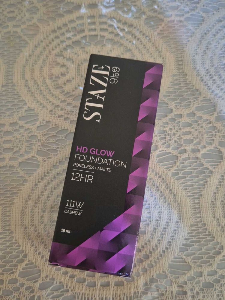 Staze HD Glow Foundation