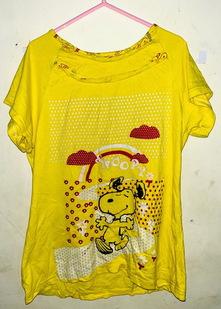 Yellow T-shirt To Wear At Home