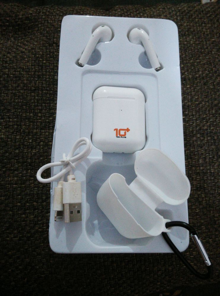 Unused TWS earbud bettry not working. sirf battery change hogi. new earbud. heavy offer.