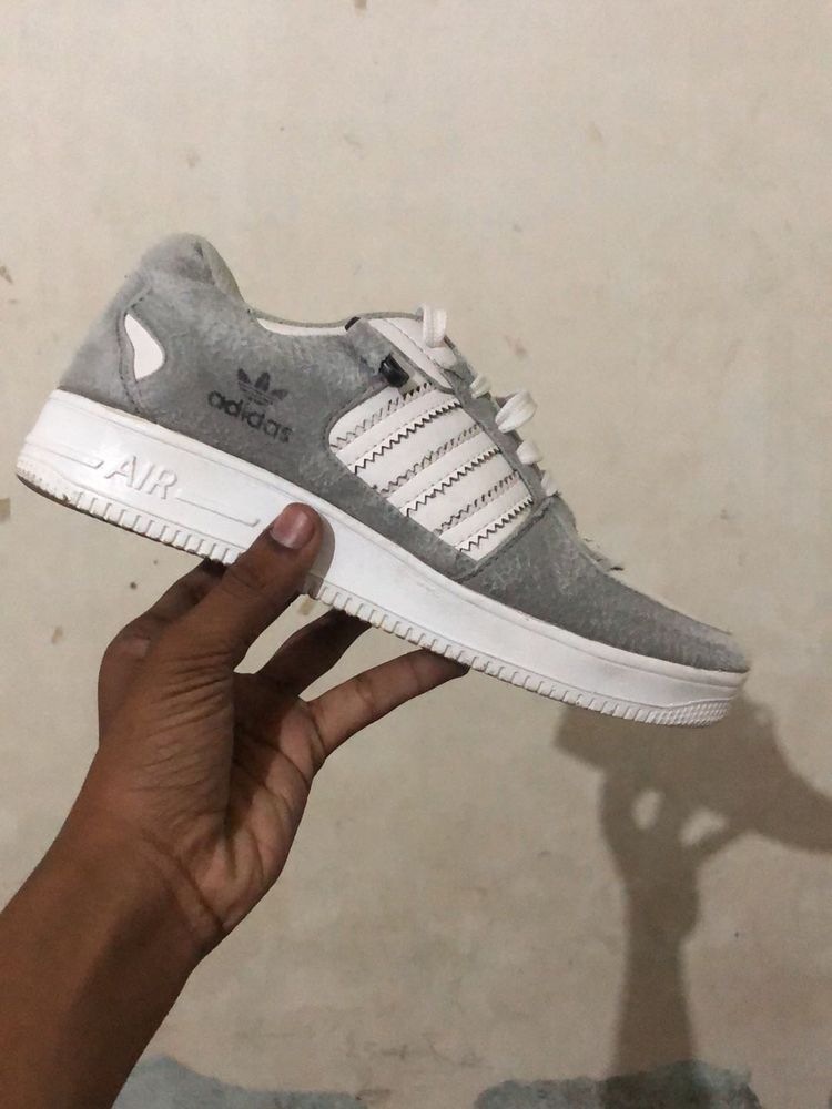 Adidas model like new shoes