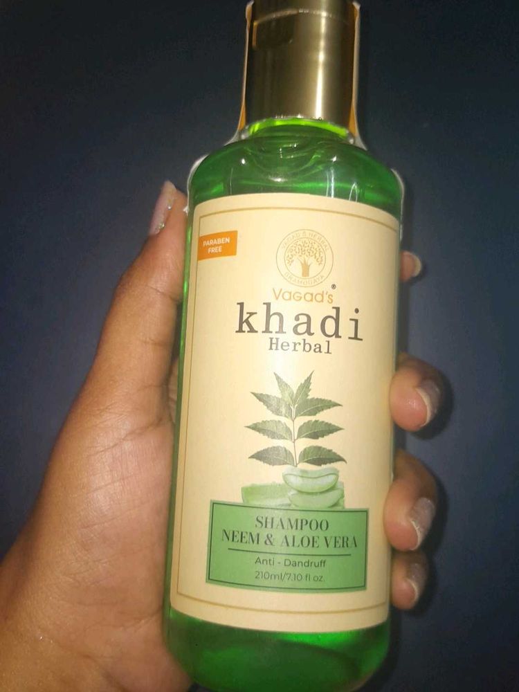 Vagad&#39;s Khadi Herbal Neem &amp; Aloe Vera Shampoo