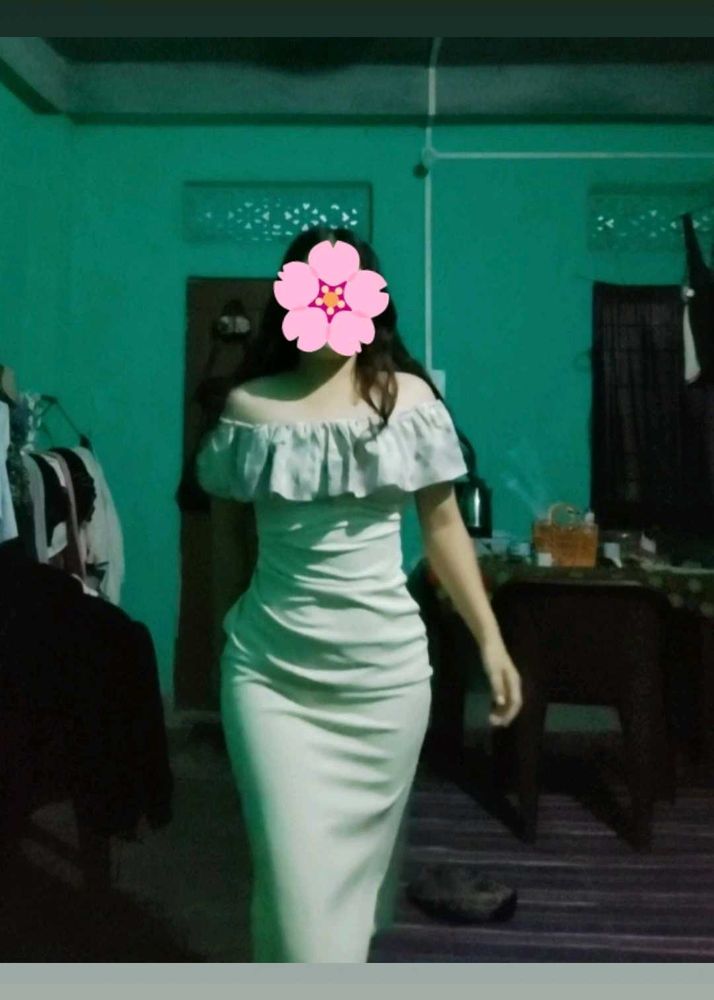 Elegant Off-Shoulder Dress