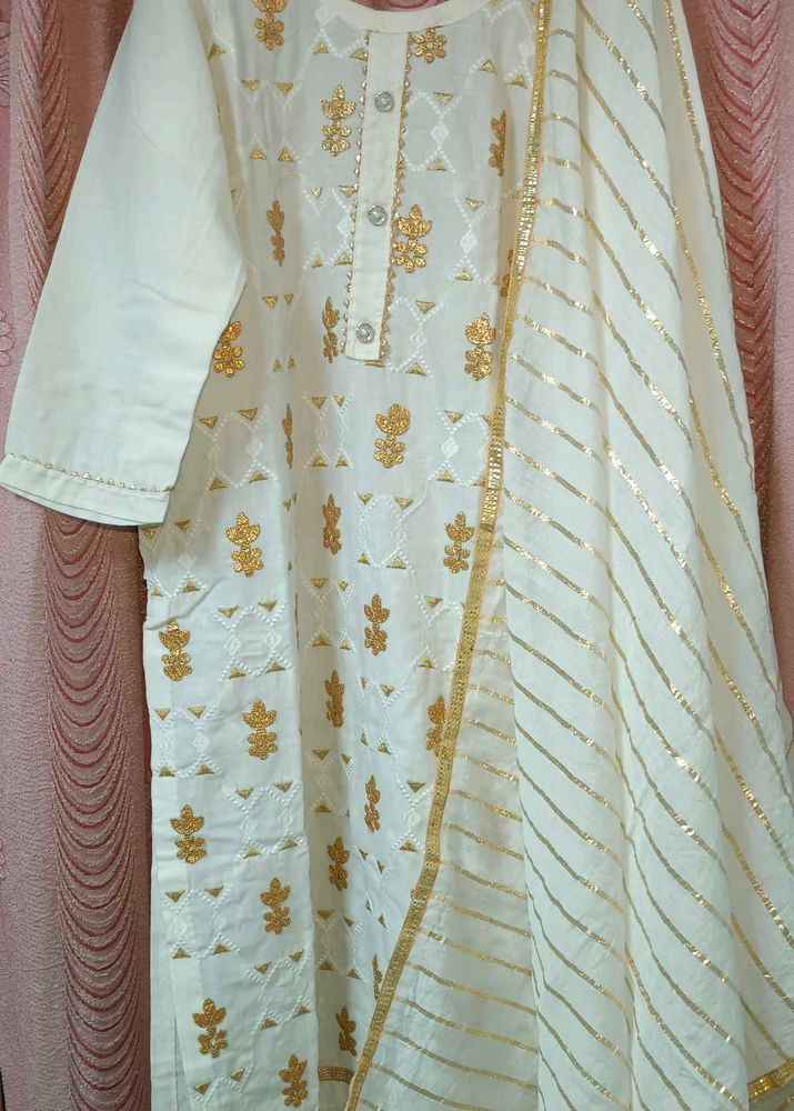 Elegant Embroidered Kurta Set