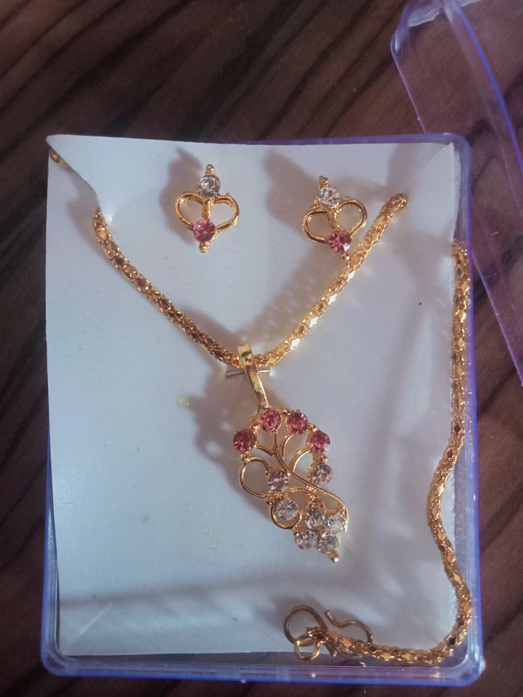 Women Necklace And Earrings Set