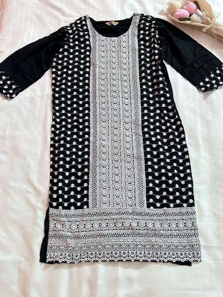 *NEW* Chikankari Black Kurti