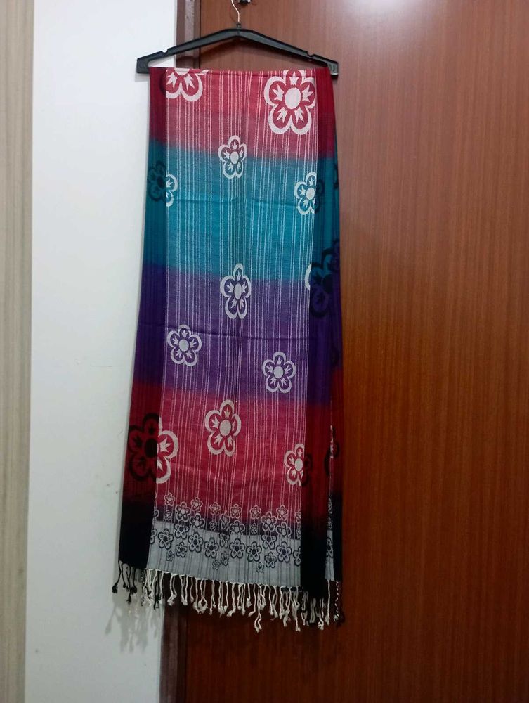 Multicolor Floral Printed Women&#39;s Stole