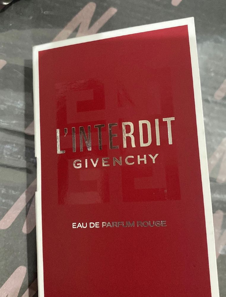 Givenchy L&#39;interdit Parfume