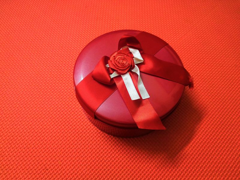 Red Colour Round Metal Box