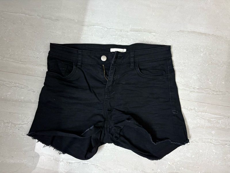 black h&amp;m shorts