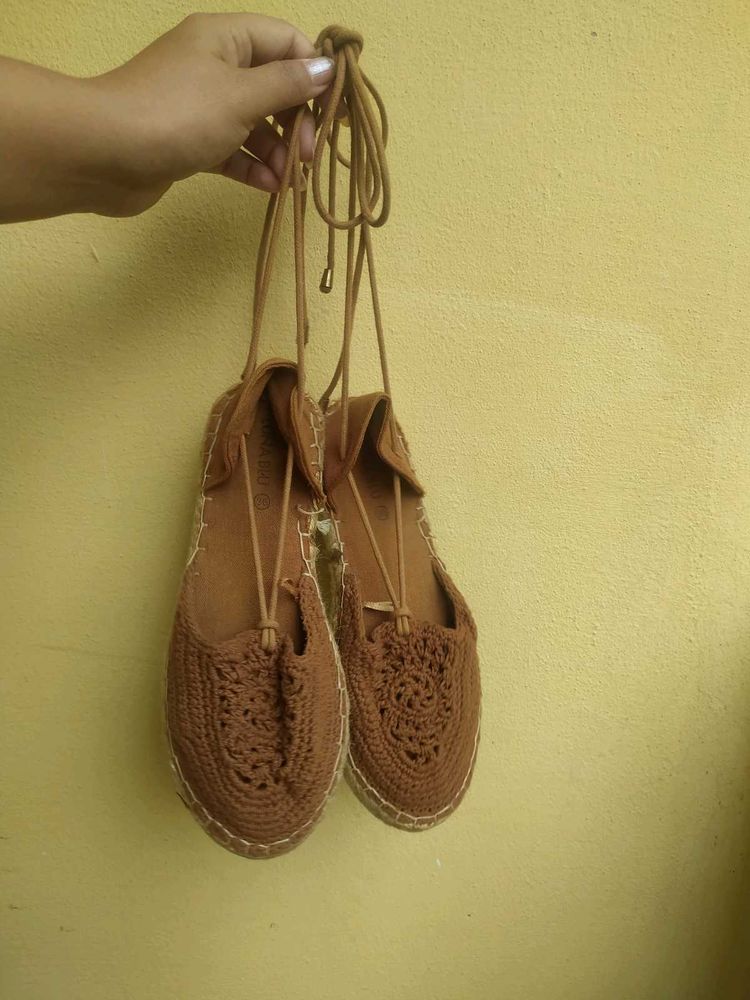 Trendy Crochet Tie-up Sandal
