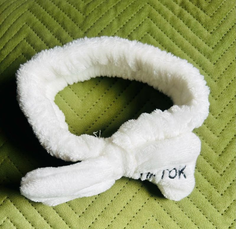 White Plush Headband ✨✨✨
