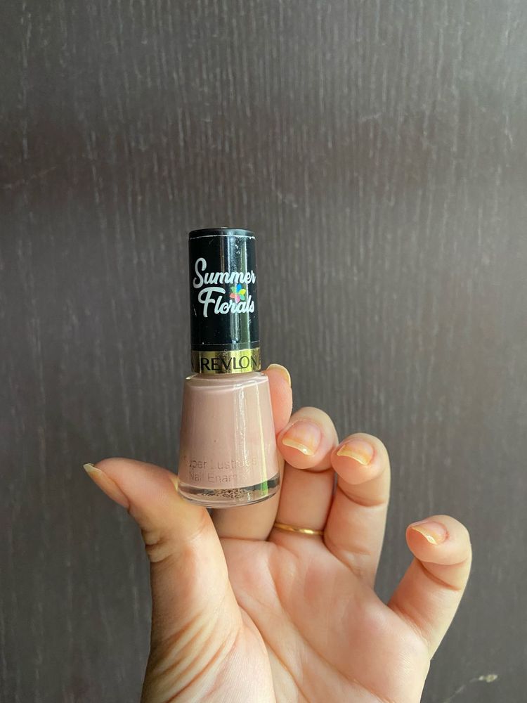 4 Nailpaints + 1 Free Lipgloss From Elf