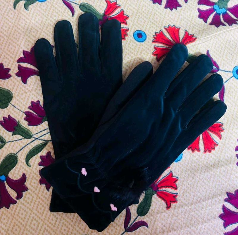Elegant Velvet Gloves
