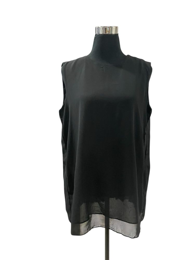Uniqlo Sleeves Top. New