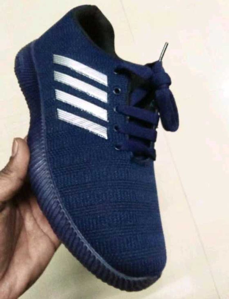 NEW NO USED SPORTS SHOES.