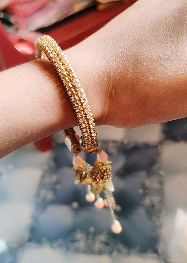 Elegant Gold-Tone Bangle Bracelet