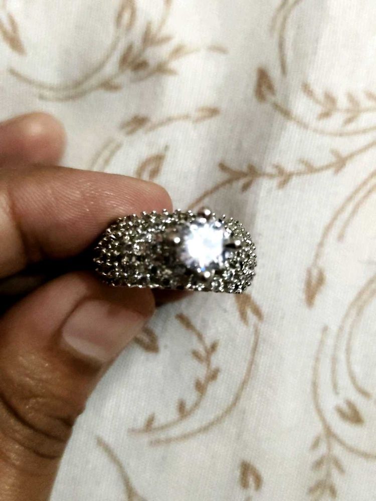 Sparkling Silver Ring