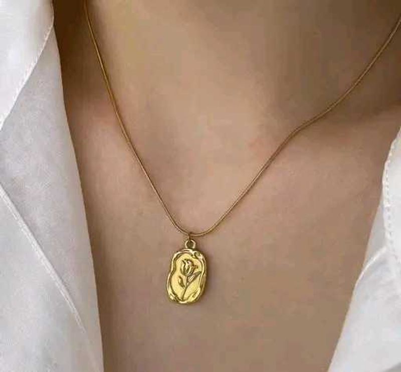 Korean Anti - Tarnish Golden Rose Chain Necklace♥.