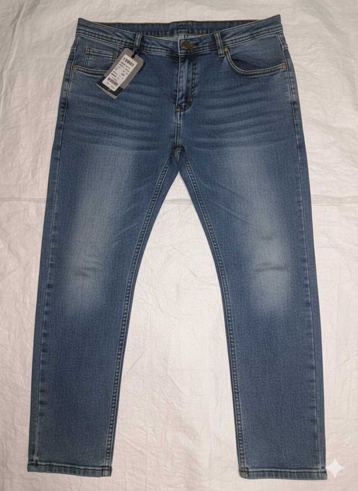 Stylish Blue Denim Jeans (40) size.