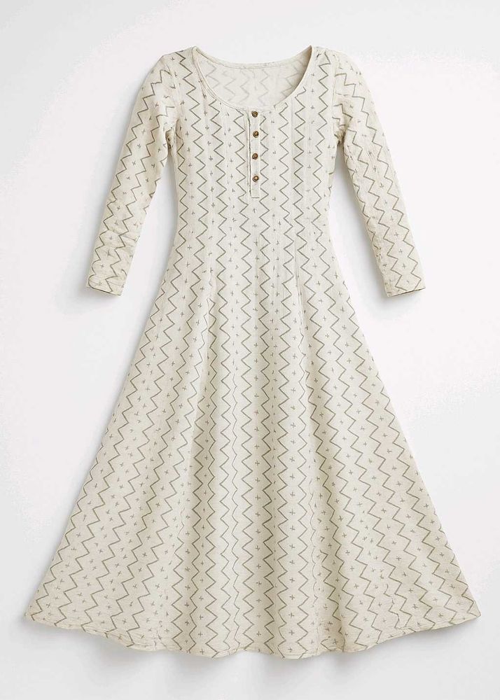 Elegant Off-White Zigzag Patterned A-Line Maxi Dre
